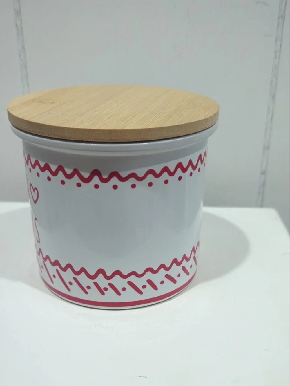 Marshmallows Ceramic Storage Jar with Bamboo Lid - White and Red